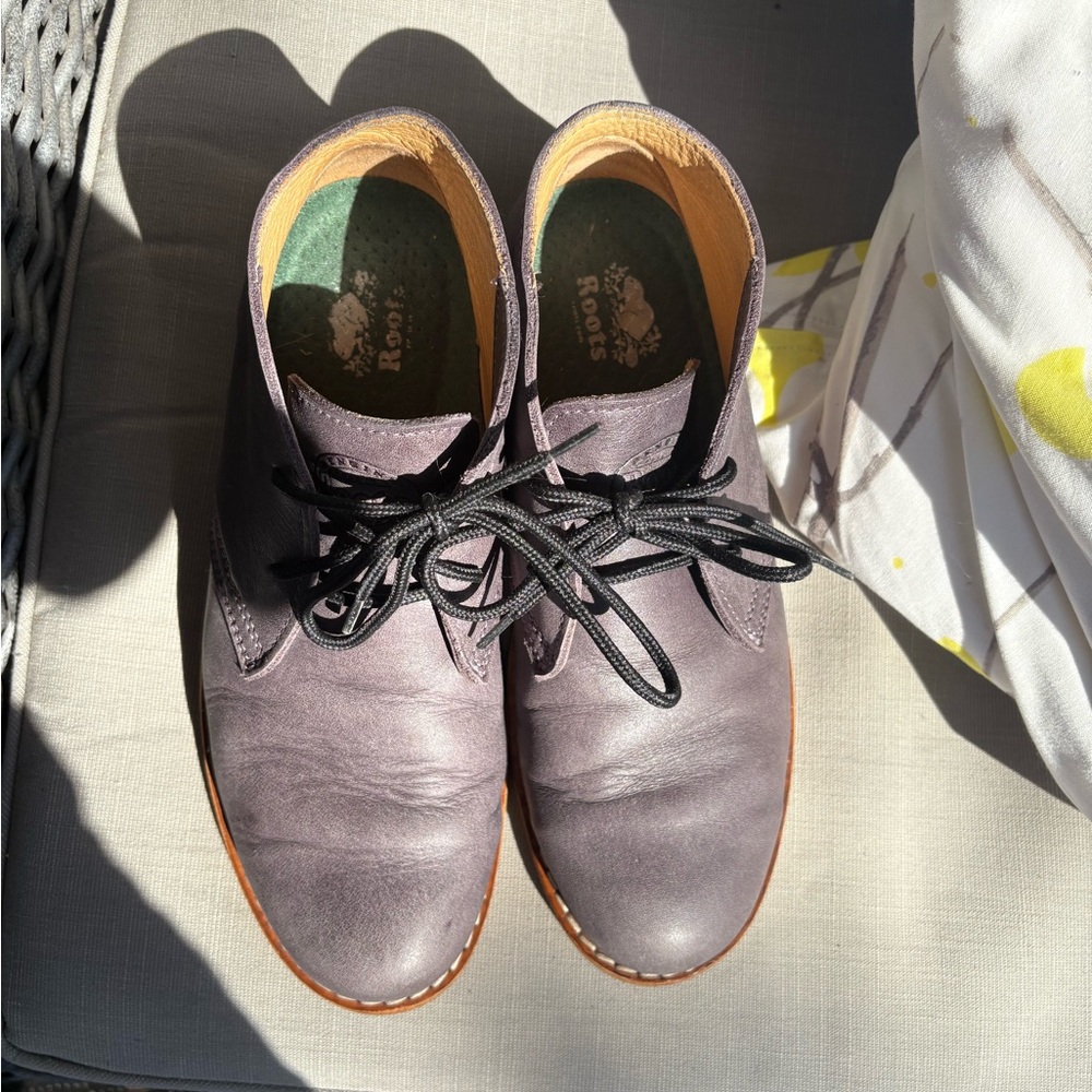 ROOTS Women’s Dewberry chukka boot leather inside and outside with gum soles - Picture 2 of 6